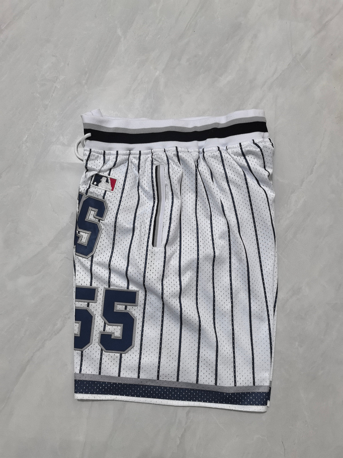 NEW YORK YANKEES WHITE SHORTS
