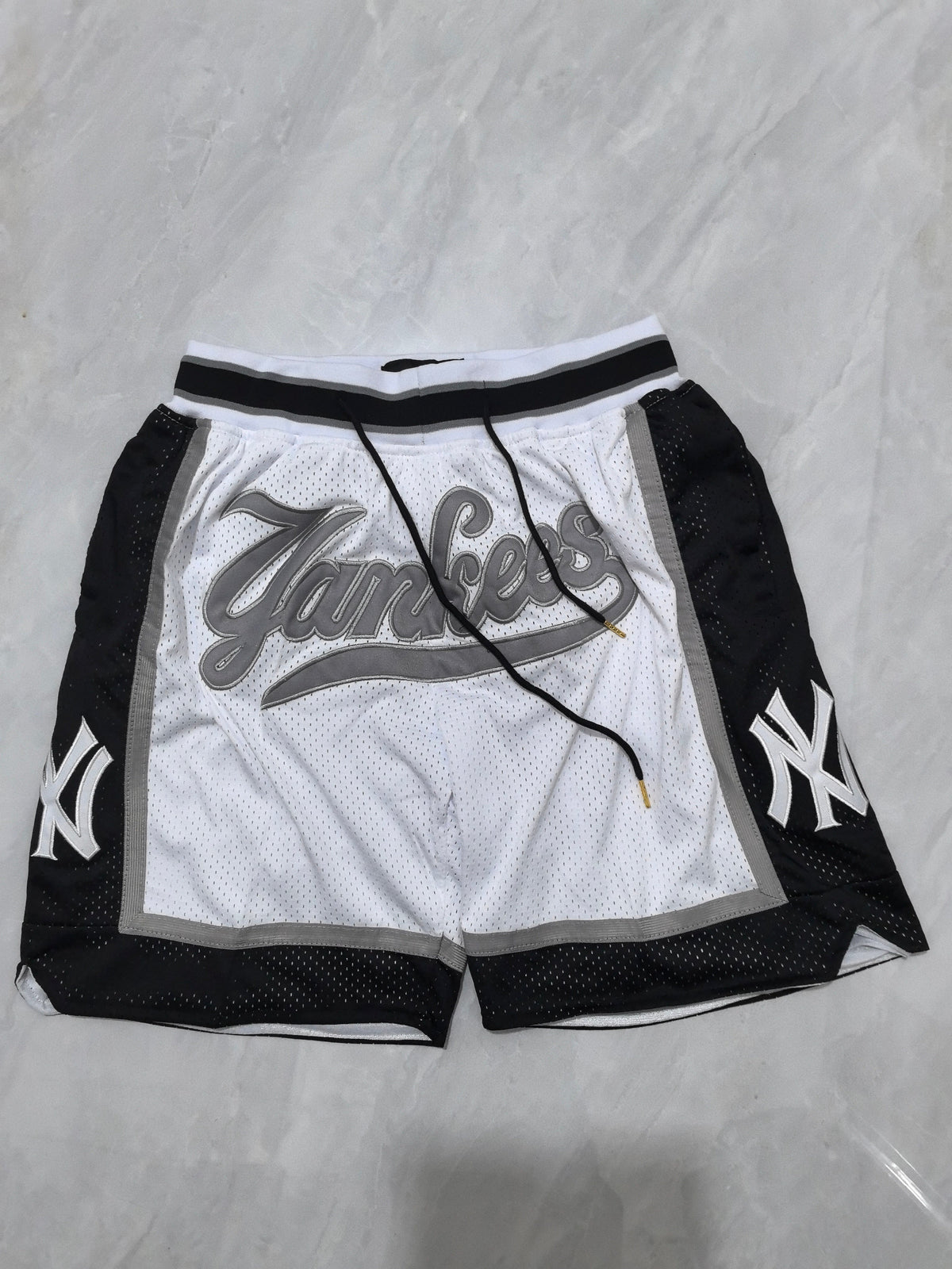 NEW YORK YANKEES WHITE SHORTS