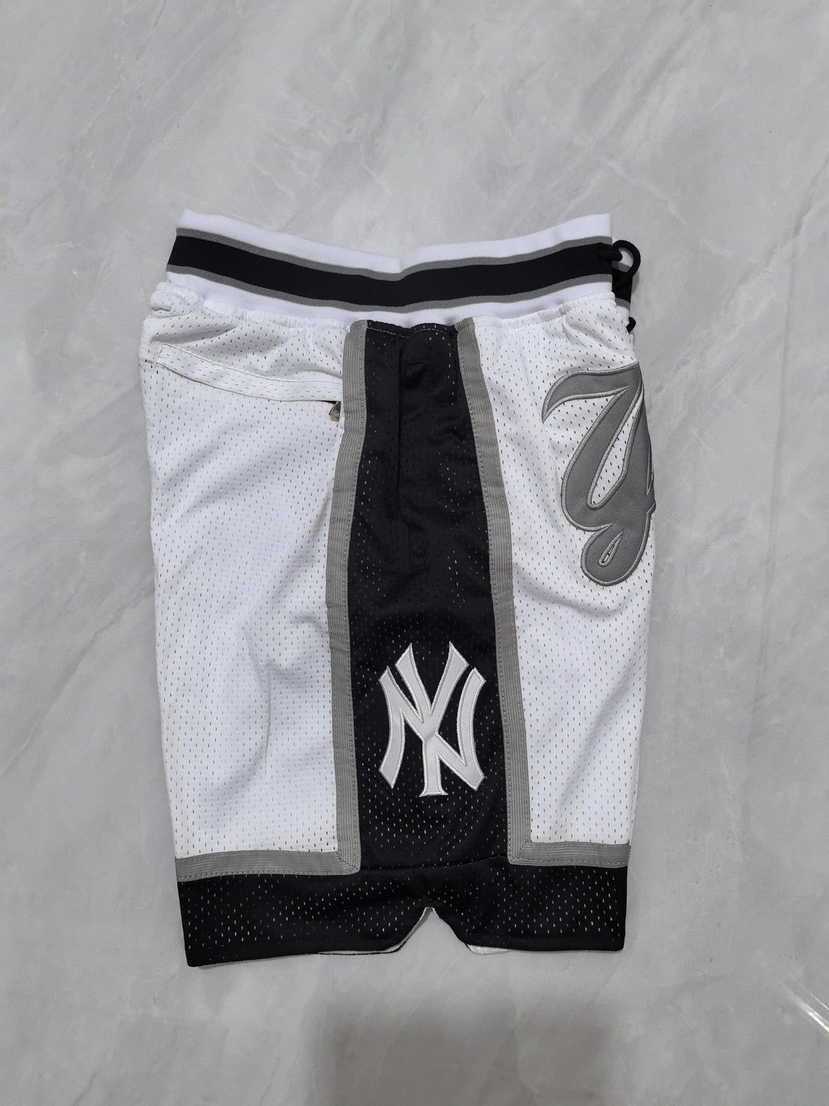 NEW YORK YANKEES WHITE SHORTS
