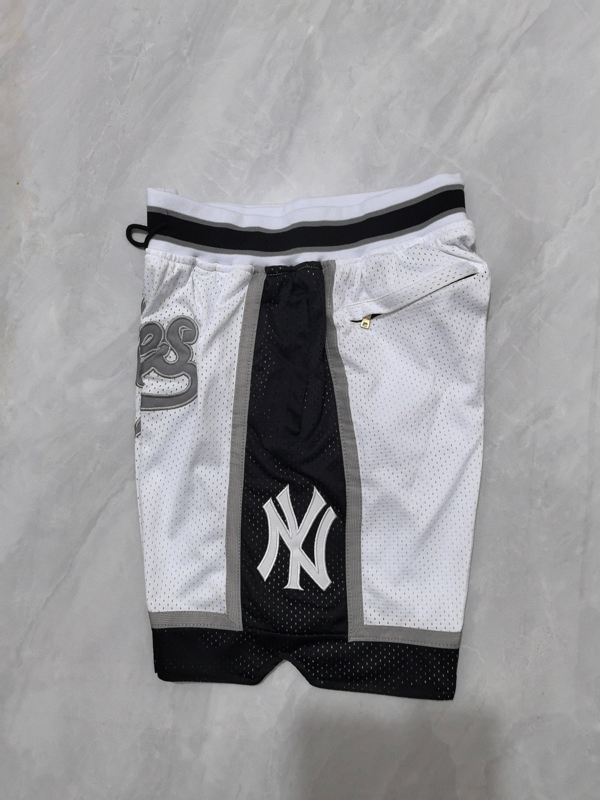 NEW YORK YANKEES WHITE SHORTS