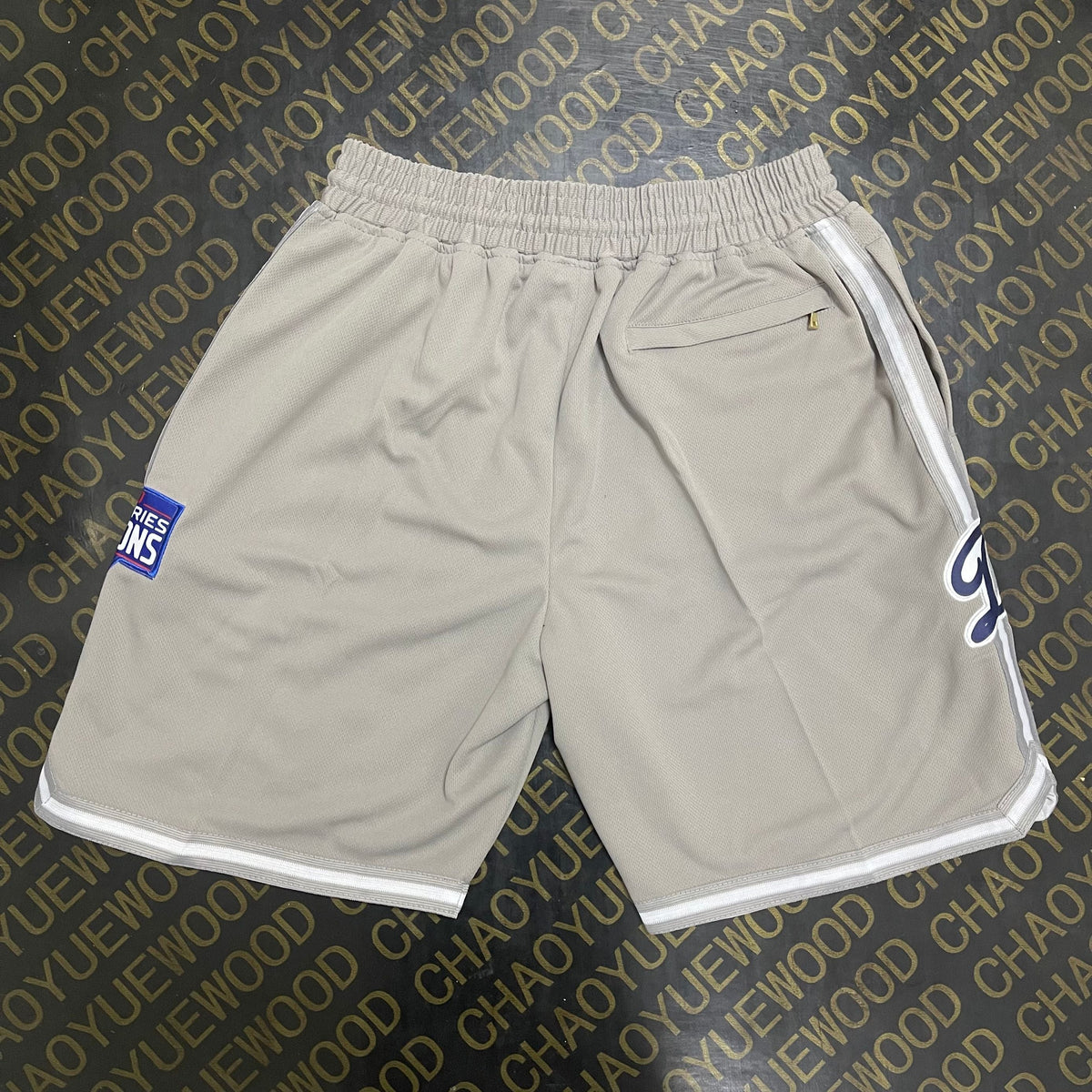 LOS ANGELES DODGERS GREY SHORTS