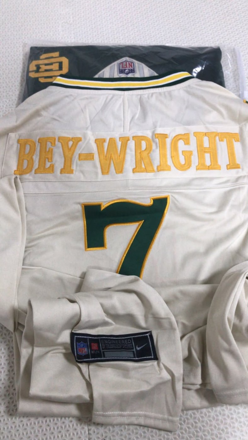 Photo sent by a Cruxchristi customer after their jersey arrived