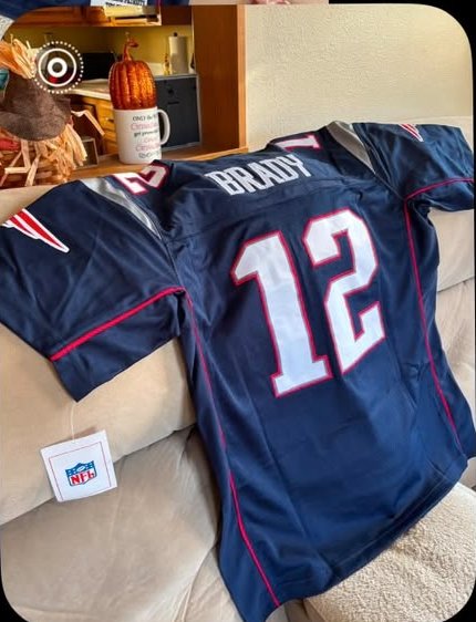 Photo sent by a Cruxchristi customer after their jersey arrived